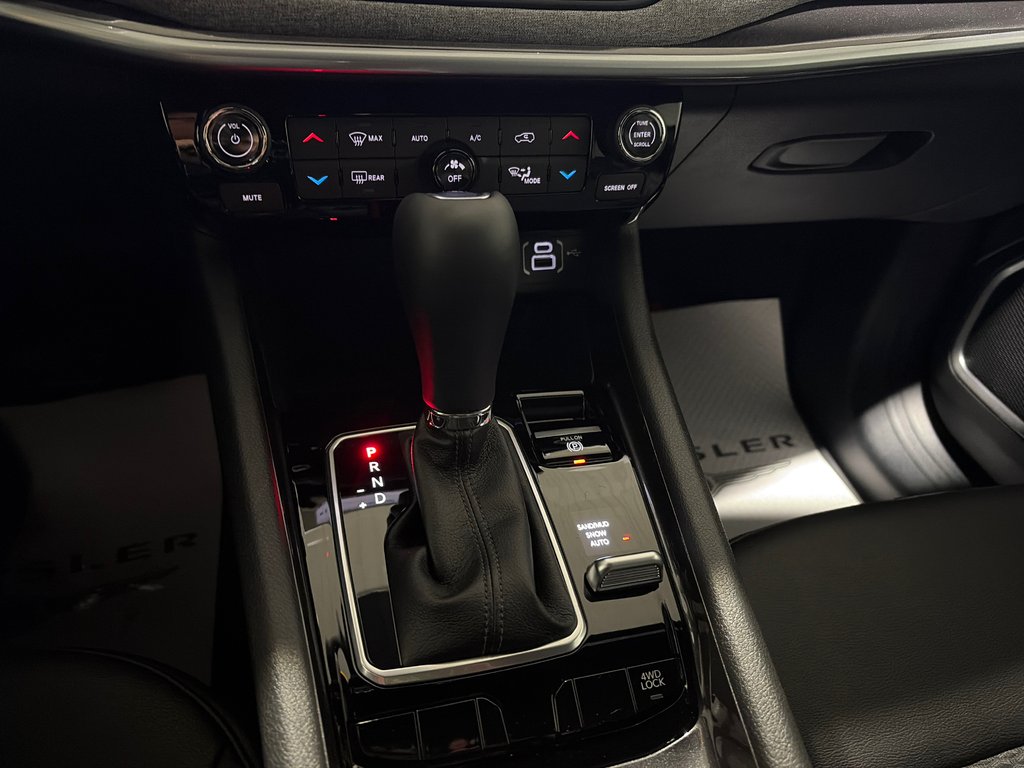 2026 Jeep Compass NORTH in Grand-Sault and Edmunston, New Brunswick - 15 - w1024h768px