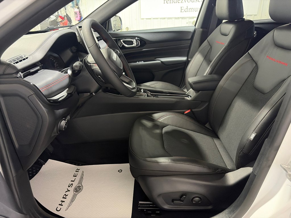 Jeep Compass TRAILHAWK 2026 à Grand-Sault et Edmunston, Nouveau-Brunswick - 12 - w1024h768px