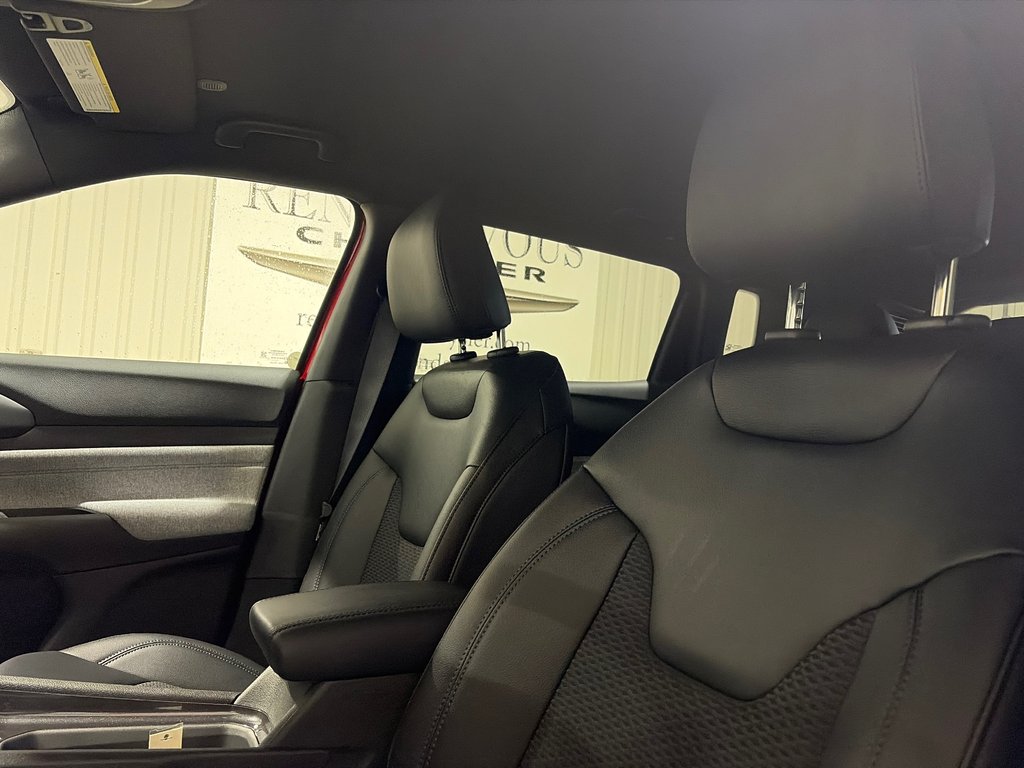 2026 Jeep Compass NORTH in Grand-Sault and Edmunston, New Brunswick - 15 - w1024h768px