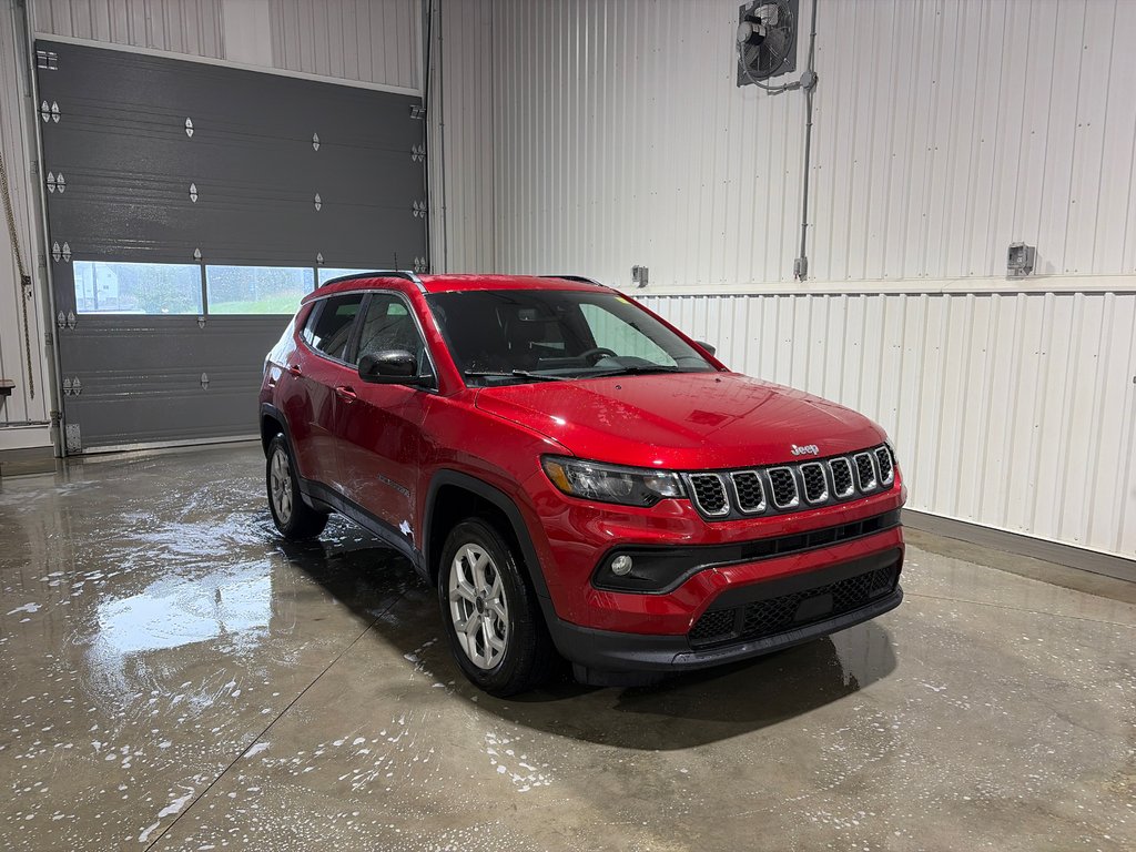 2026 Jeep Compass NORTH in Grand-Sault and Edmunston, New Brunswick - 3 - w1024h768px