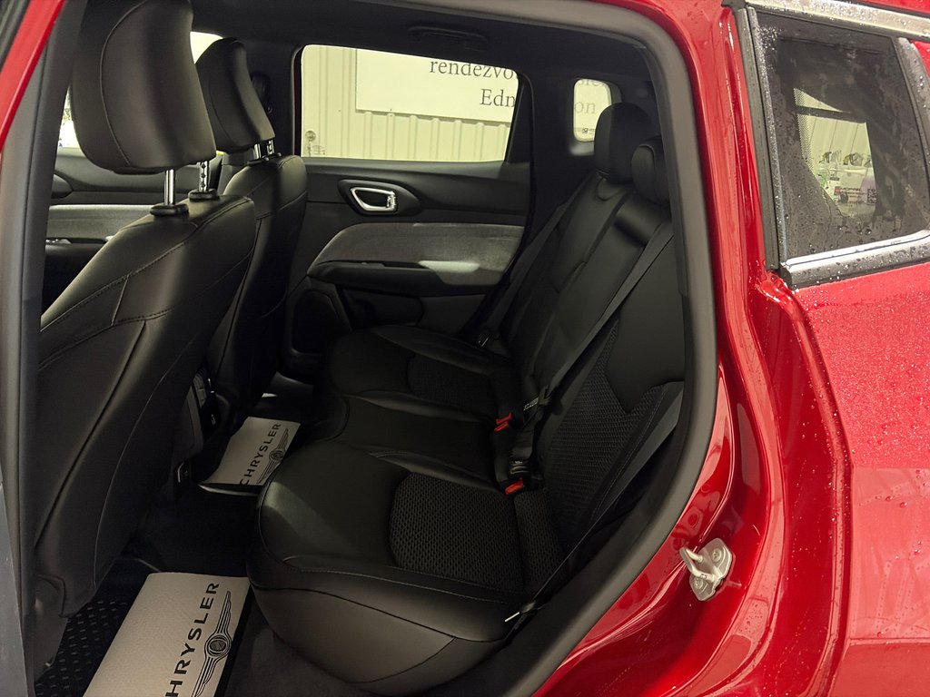 2026 Jeep Compass NORTH in Grand-Sault and Edmunston, New Brunswick - 19 - w1024h768px