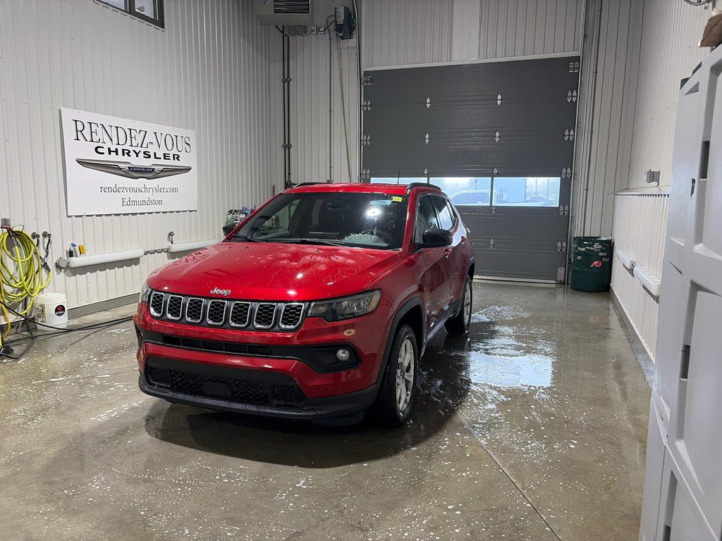 2026 Jeep Compass NORTH in Grand-Sault and Edmunston, New Brunswick - 1 - w1024h768px
