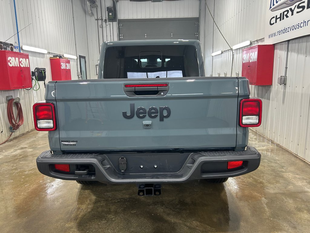 2025 Jeep Gladiator SPORT S in Grand-Sault and Edmunston, New Brunswick - 5 - w1024h768px
