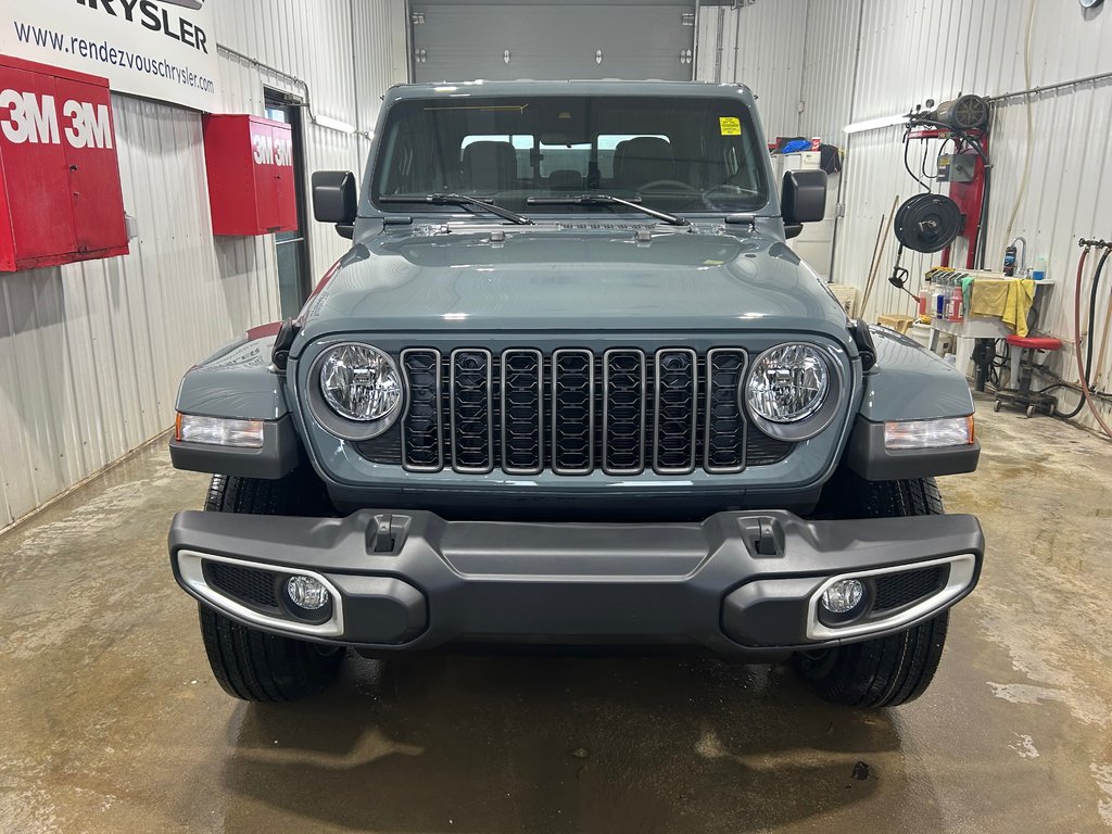 2025 Jeep Gladiator SPORT S in Grand-Sault and Edmunston, New Brunswick - 2 - w1024h768px