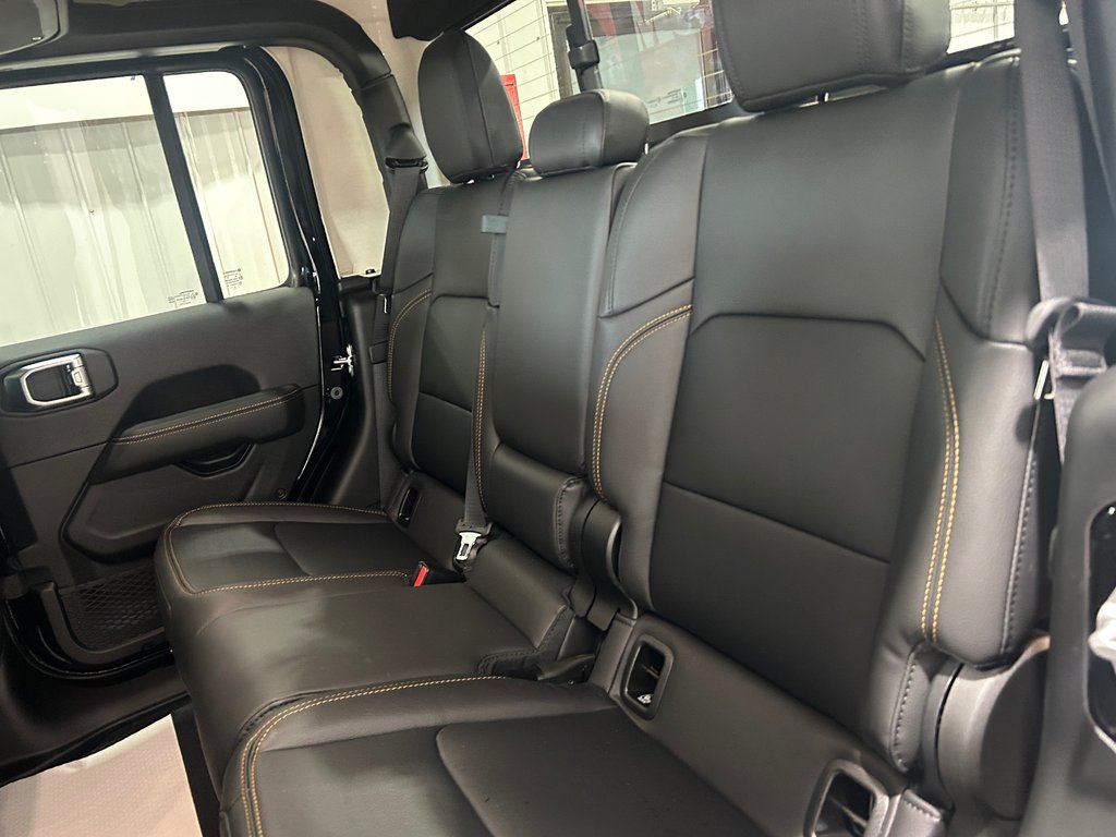 2025 Jeep Gladiator SPORT S in Grand-Sault and Edmunston, New Brunswick - 8 - w1024h768px
