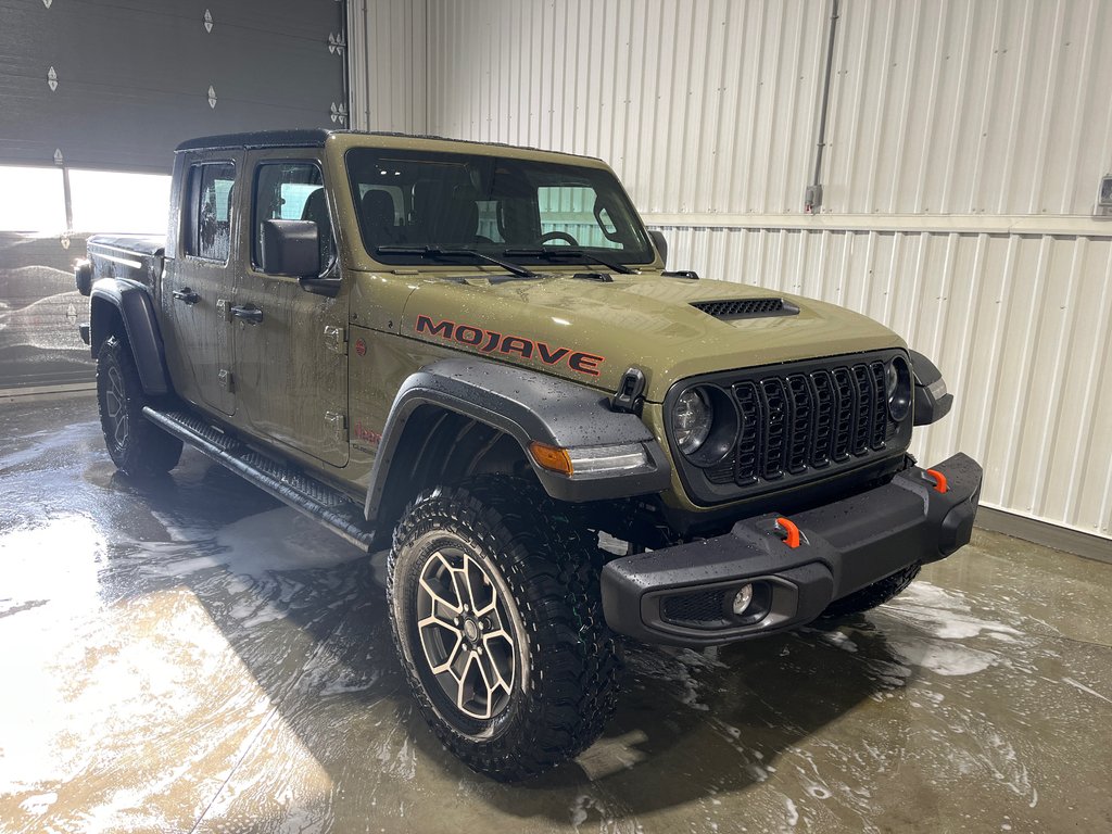 2026 Jeep Gladiator MOJAVE in Grand-Sault and Edmunston, New Brunswick - 3 - w1024h768px