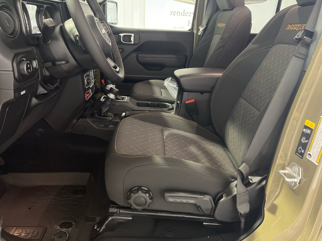 2026 Jeep Gladiator MOJAVE in Grand-Sault and Edmunston, New Brunswick - 11 - w1024h768px