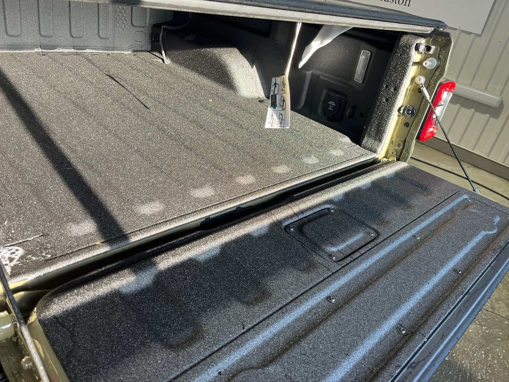 2026 Jeep Gladiator MOJAVE in Grand-Sault and Edmunston, New Brunswick - 8 - w1024h768px