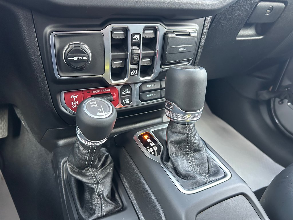 2026 Jeep Gladiator RUBICON in Grand-Sault and Edmunston, New Brunswick - 12 - w1024h768px