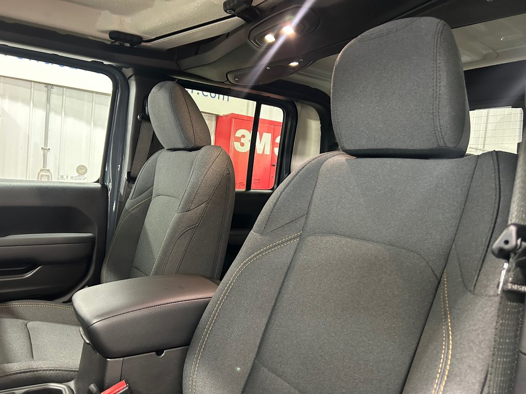 Jeep Gladiator NIGHTHAWK 2026 à Grand-Sault et Edmunston, Nouveau-Brunswick - 8 - w1024h768px