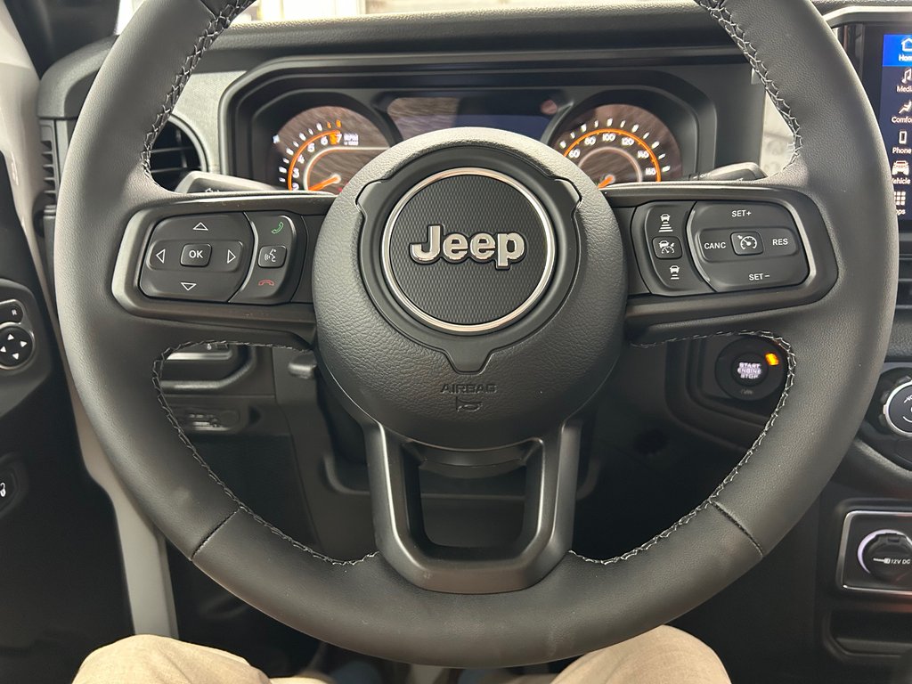 2026 Jeep Gladiator NIGHTHAWK in Grand-Sault and Edmunston, New Brunswick - 10 - w1024h768px