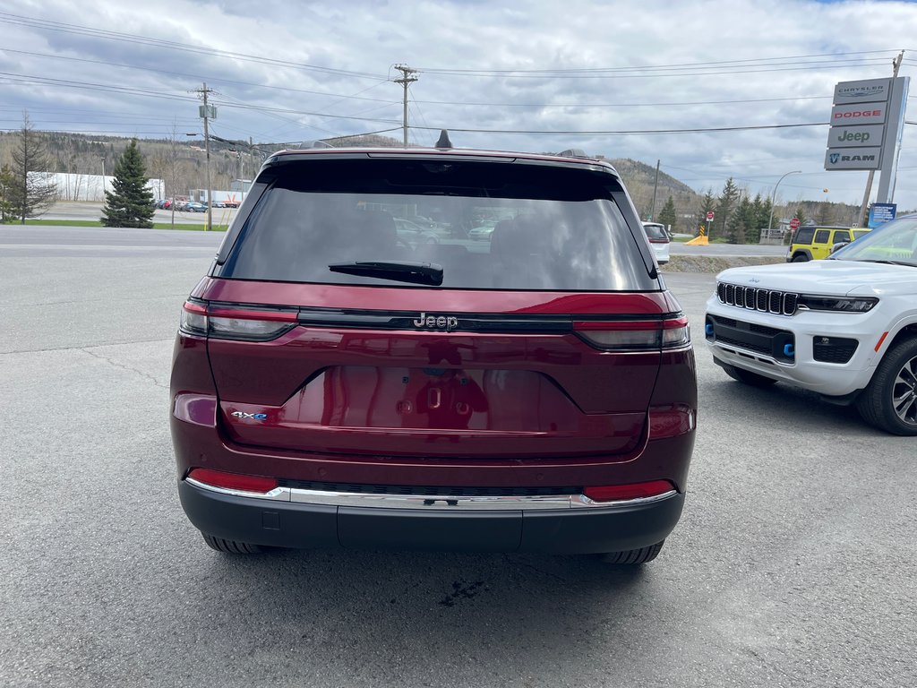 2023  Grand Cherokee 4xe 4XE in Grand-Sault and Edmunston, New Brunswick - 5 - w1024h768px