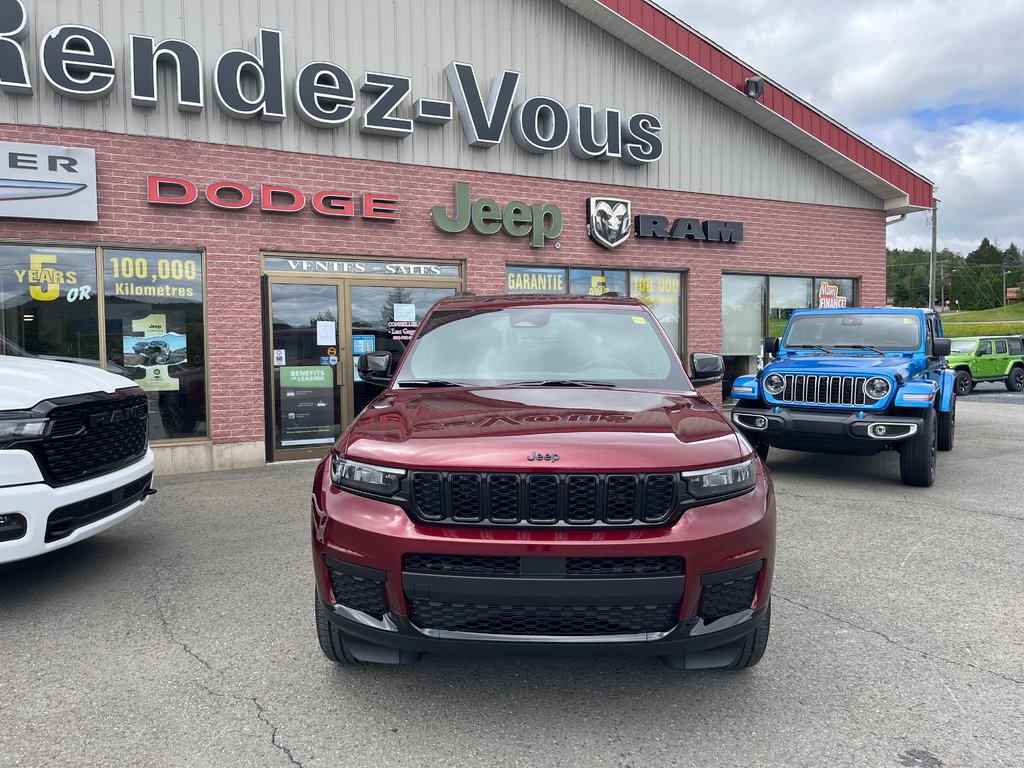 2024  Grand Cherokee L ALTITUDE in Grand-Sault and Edmunston, New Brunswick - 2 - w1024h768px