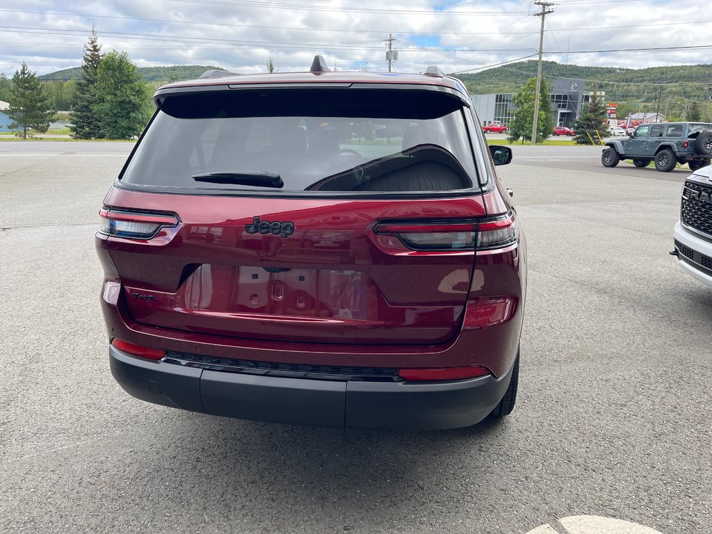 2024  Grand Cherokee L ALTITUDE in Grand-Sault and Edmunston, New Brunswick - 5 - w1024h768px