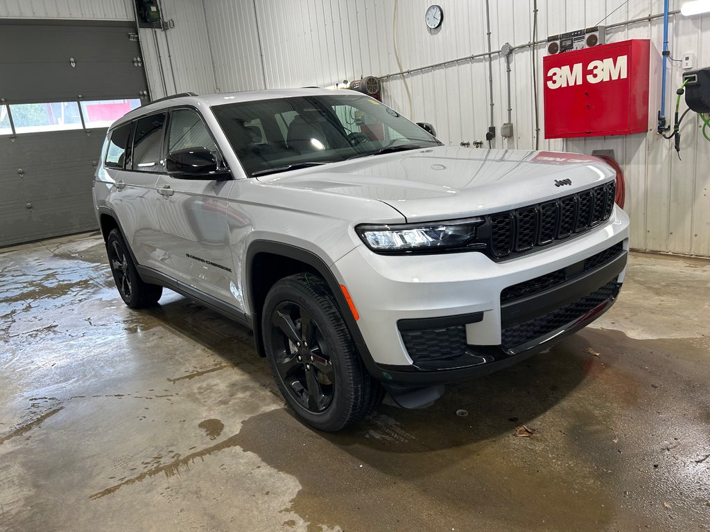 2025 Jeep Grand Cherokee L ALTITUDE in Grand-Sault and Edmunston, New Brunswick - 3 - w1024h768px