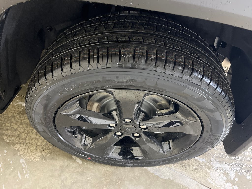 2025 Jeep Grand Cherokee L LIMITED in Grand-Sault and Edmunston, New Brunswick - 8 - w1024h768px