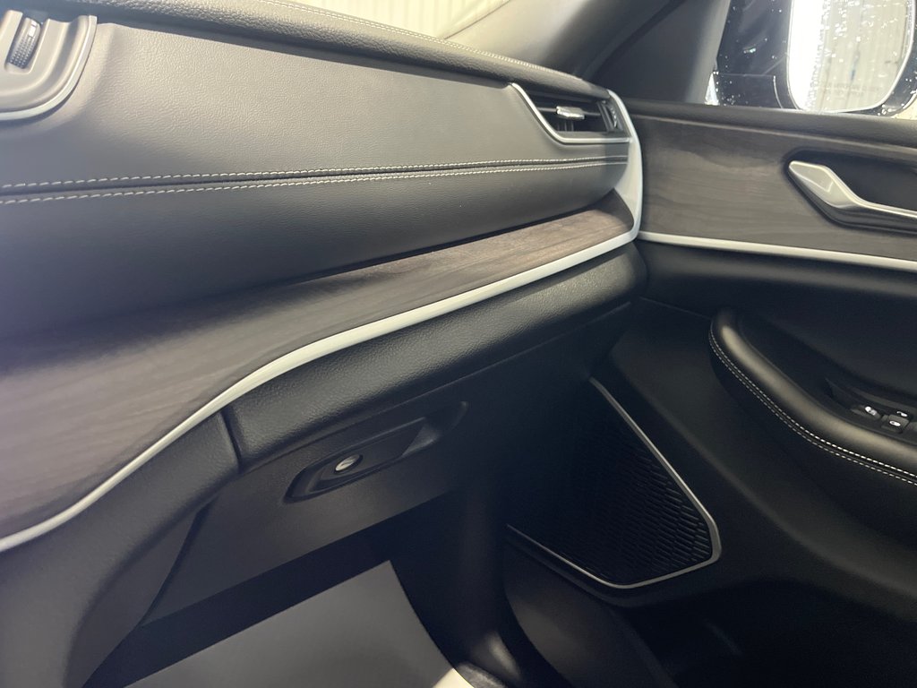 2025 Jeep Grand Cherokee L LIMITED in Grand-Sault and Edmunston, New Brunswick - 17 - w1024h768px