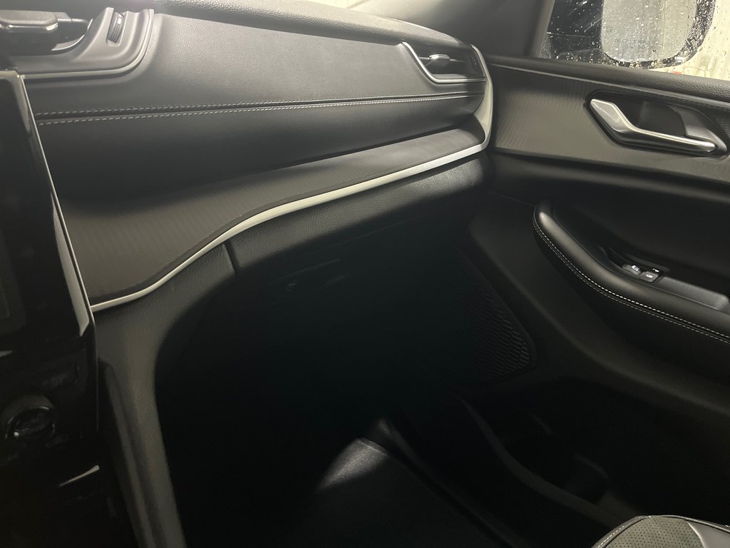 Jeep Grand Cherokee L ALTITUDE 2025 à Grand-Sault et Edmunston, Nouveau-Brunswick - 20 - w1024h768px