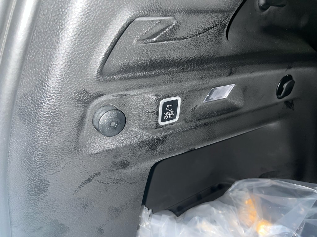 Jeep Grand Cherokee L ALTITUDE 2025 à Grand-Sault et Edmunston, Nouveau-Brunswick - 11 - w1024h768px