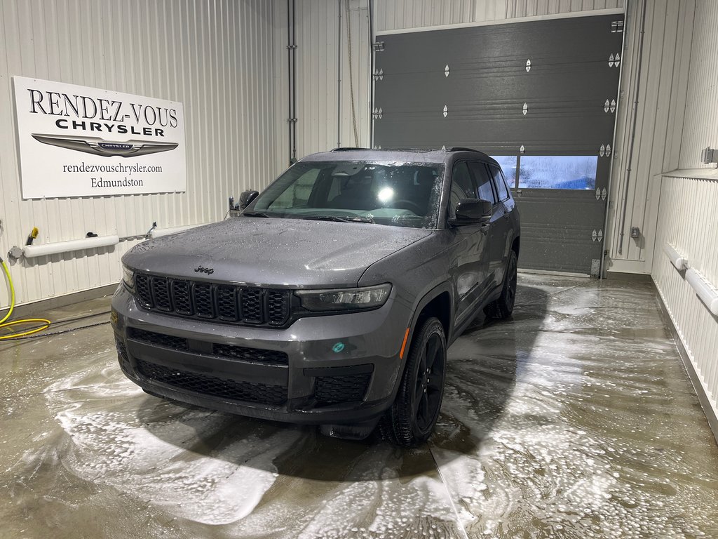 Jeep Grand Cherokee L ALTITUDE 2025 à Grand-Sault et Edmunston, Nouveau-Brunswick - 1 - w1024h768px