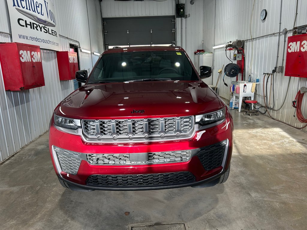 Jeep Grand Cherokee L ALTITUDE 2026 à Grand-Sault et Edmunston, Nouveau-Brunswick - 2 - w1024h768px