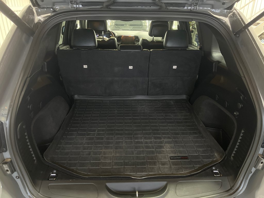 2019 Jeep GRAND CHEROKEE LAREDO/ALT Altitude in Grand-Sault and Edmunston, New Brunswick - 10 - w1024h768px