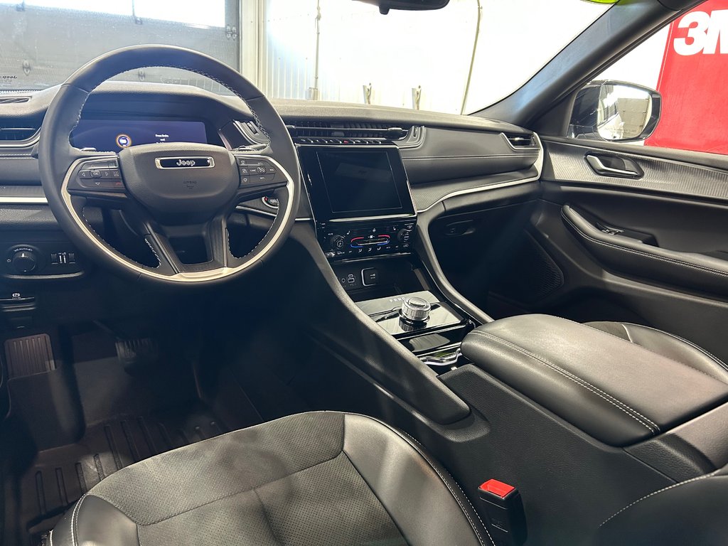 Jeep GRAND CHEROKEE ALTITUDE 2023 à Grand-Sault et Edmunston, Nouveau-Brunswick - 8 - w1024h768px