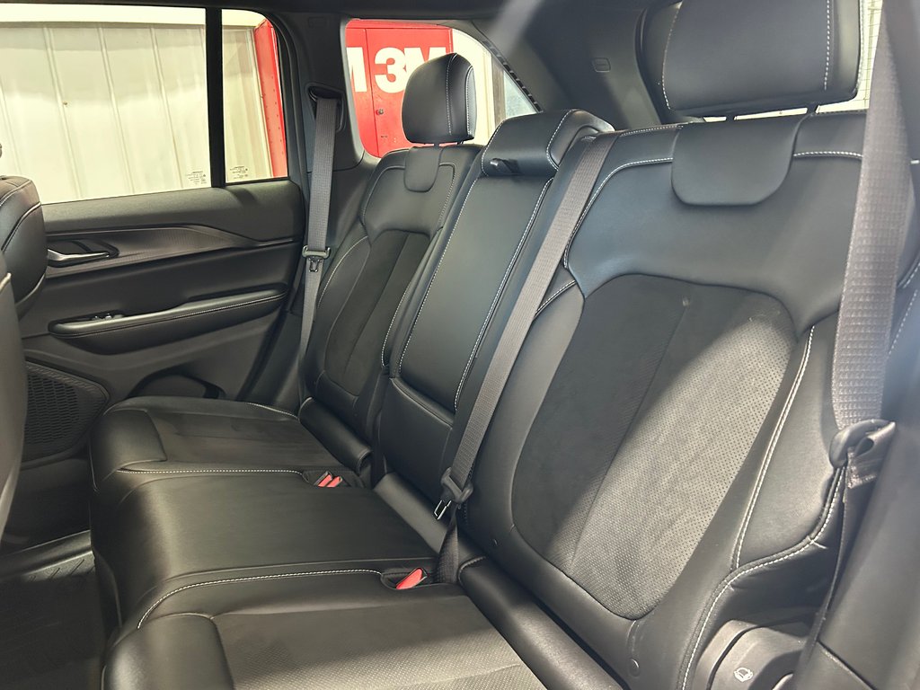 Jeep GRAND CHEROKEE ALTITUDE 2023 à Grand-Sault et Edmunston, Nouveau-Brunswick - 9 - w1024h768px