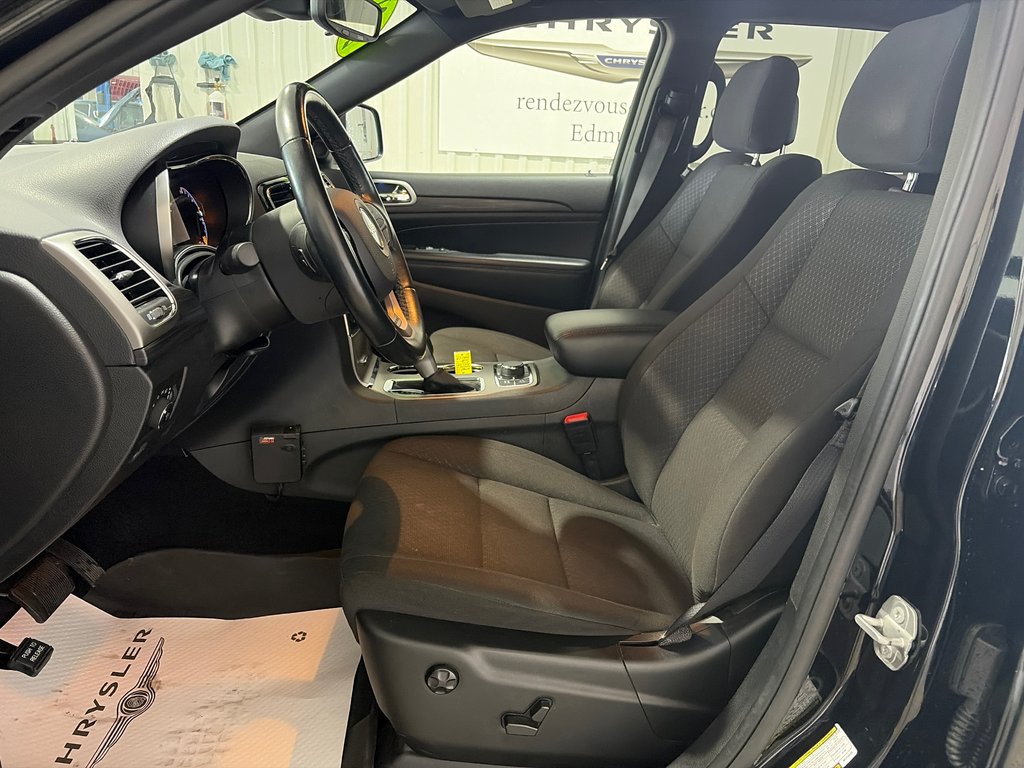 2021 Jeep GRAND CHEROKEE LAREDO Laredo in Grand-Sault and Edmunston, New Brunswick - 18 - w1024h768px