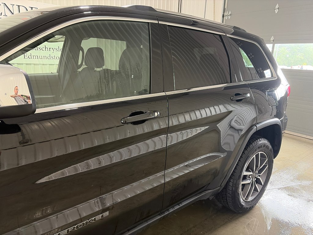 2021 Jeep GRAND CHEROKEE LAREDO Laredo in Grand-Sault and Edmunston, New Brunswick - 7 - w1024h768px