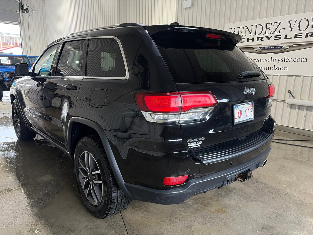 2021 Jeep GRAND CHEROKEE LAREDO Laredo in Grand-Sault and Edmunston, New Brunswick - 6 - w1024h768px