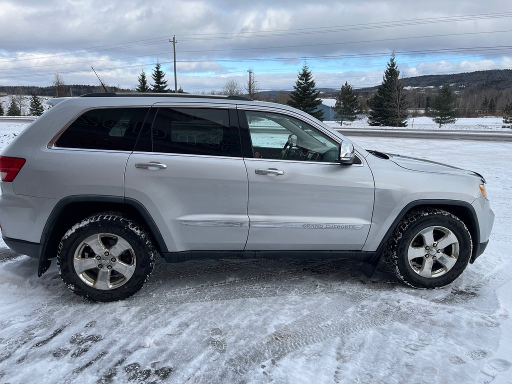2011  GRAND CHEROKEE LIMITED Limited in Grand-Sault and Edmunston, New Brunswick - 4 - w1024h768px