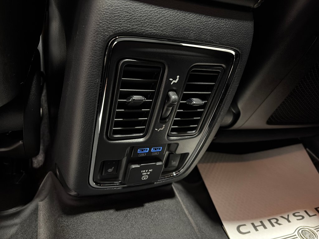 2017 Jeep GRAND CHEROKEE Limited in Grand-Sault and Edmunston, New Brunswick - 15 - w1024h768px