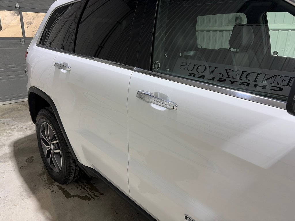 2017 Jeep GRAND CHEROKEE Limited in Grand-Sault and Edmunston, New Brunswick - 7 - w1024h768px