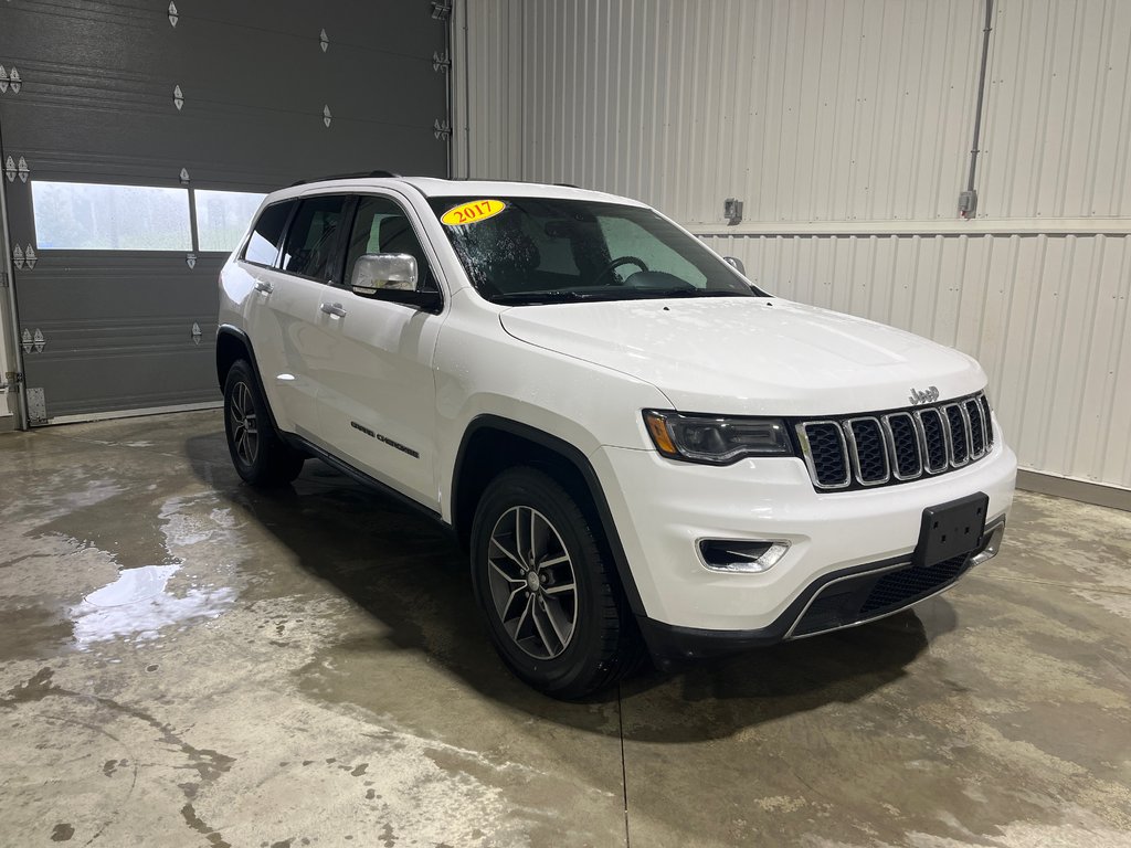 2017 Jeep GRAND CHEROKEE Limited in Grand-Sault and Edmunston, New Brunswick - 3 - w1024h768px