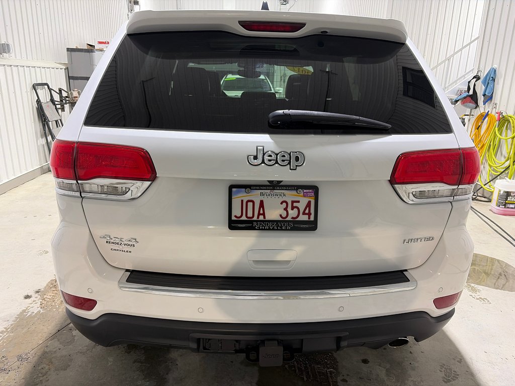 2017 Jeep GRAND CHEROKEE Limited in Grand-Sault and Edmunston, New Brunswick - 9 - w1024h768px