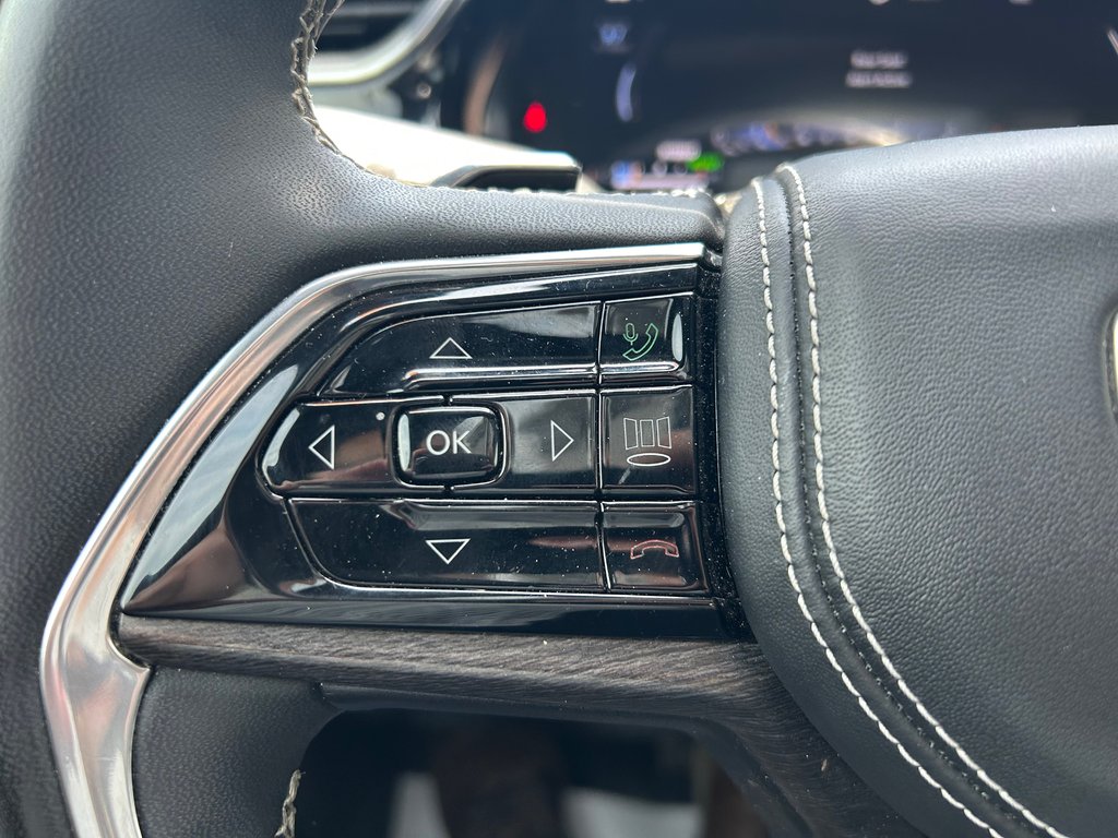 2023 Jeep GRAND CHEROKEE OVERLAND in Grand-Sault and Edmunston, New Brunswick - 20 - w1024h768px