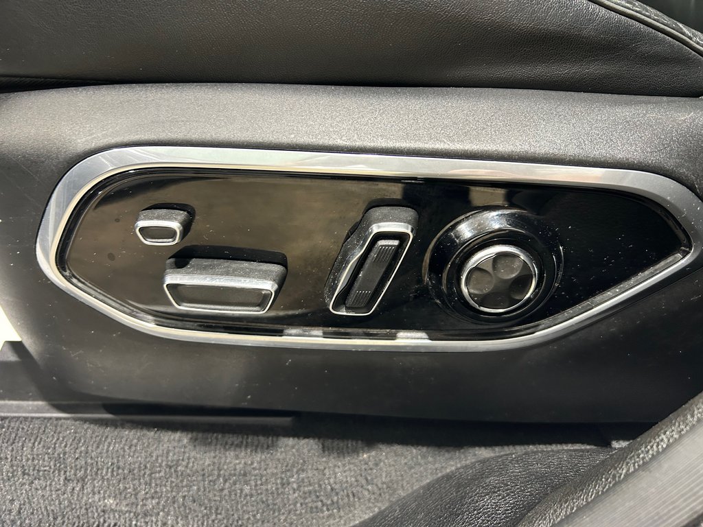 2023 Jeep GRAND CHEROKEE OVERLAND in Grand-Sault and Edmunston, New Brunswick - 11 - w1024h768px