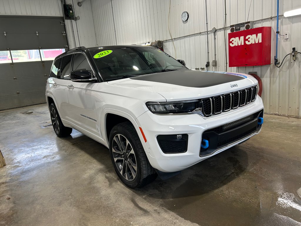 2023 Jeep GRAND CHEROKEE OVERLAND in Grand-Sault and Edmunston, New Brunswick - 3 - w1024h768px