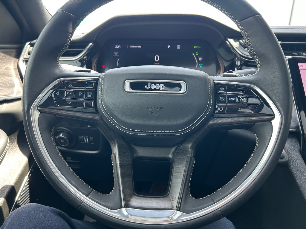 2023 Jeep GRAND CHEROKEE OVERLAND in Grand-Sault and Edmunston, New Brunswick - 13 - w1024h768px