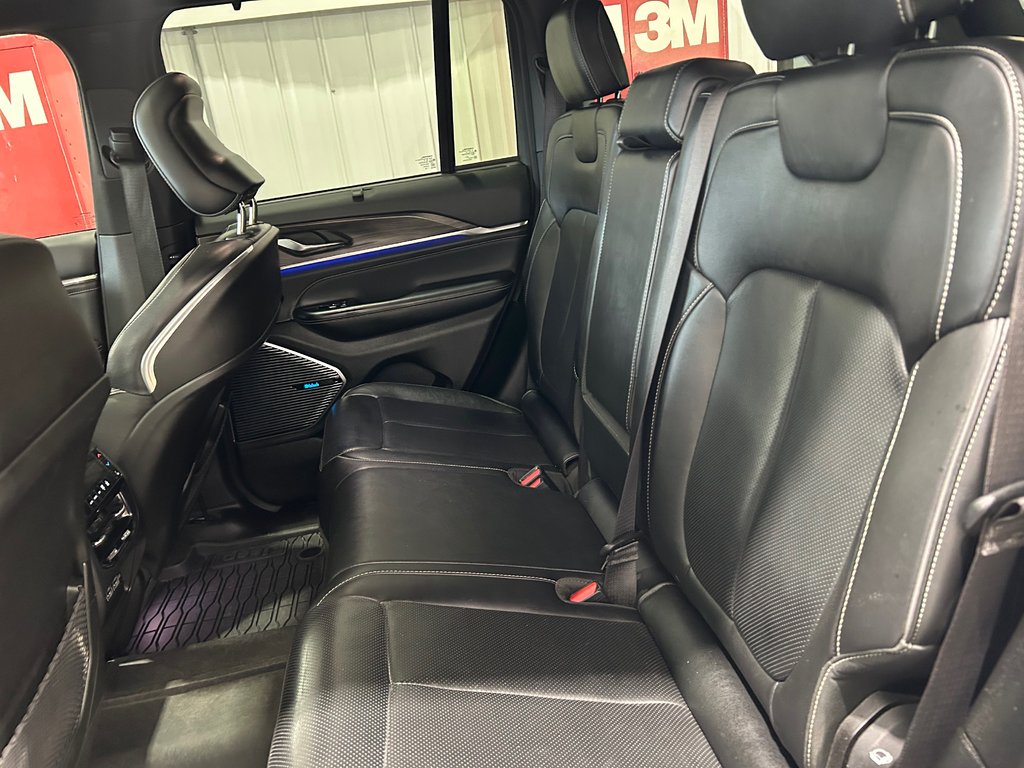 2023 Jeep GRAND CHEROKEE OVERLAND in Grand-Sault and Edmunston, New Brunswick - 9 - w1024h768px