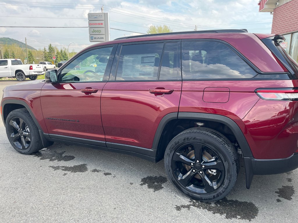 2024  Grand Cherokee ALTITUDE in Grand-Sault and Edmunston, New Brunswick - 7 - w1024h768px