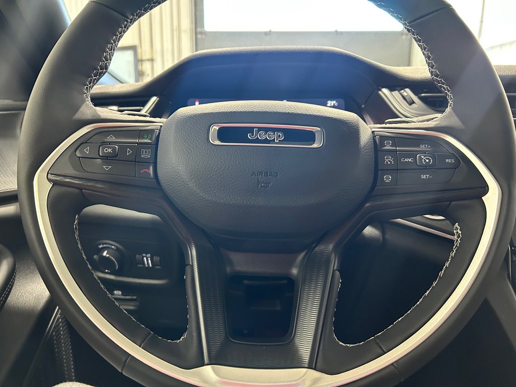 2025 Jeep Grand Cherokee LAREDO ALTITUDE in Grand-Sault and Edmunston, New Brunswick - 11 - w1024h768px