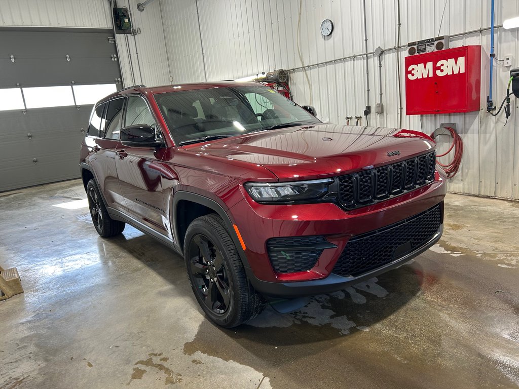 2025 Jeep Grand Cherokee LAREDO ALTITUDE in Grand-Sault and Edmunston, New Brunswick - 3 - w1024h768px