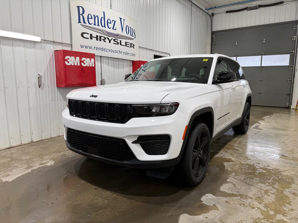 2025 Jeep Grand Cherokee LAREDO ALTITUDE in Grand-Sault and Edmunston, New Brunswick - 1 - w1024h768px