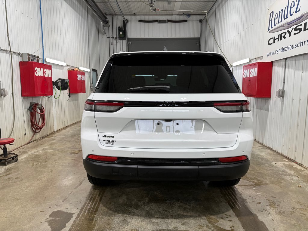 2025 Jeep Grand Cherokee LAREDO ALTITUDE in Grand-Sault and Edmunston, New Brunswick - 5 - w1024h768px