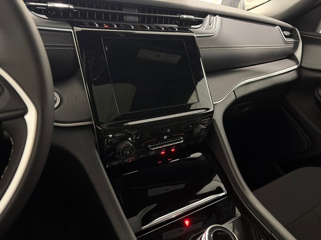 Jeep Grand Cherokee LAREDO X 2026 à Grand-Sault et Edmunston, Nouveau-Brunswick - 15 - w1024h768px