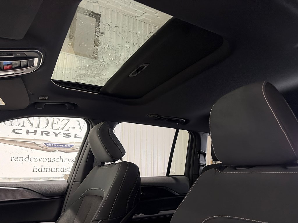 Jeep Grand Cherokee LAREDO X 2026 à Grand-Sault et Edmunston, Nouveau-Brunswick - 13 - w1024h768px