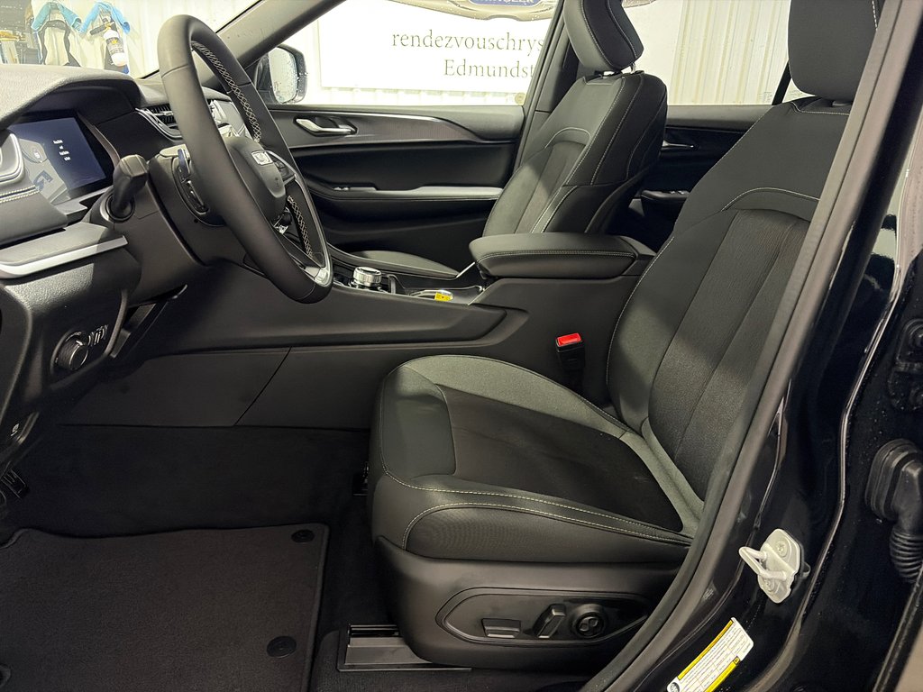 Jeep Grand Cherokee LAREDO X 2026 à Grand-Sault et Edmunston, Nouveau-Brunswick - 12 - w1024h768px