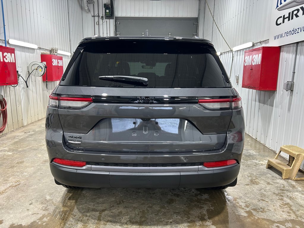 Jeep Grand Cherokee ALTITUDE 2026 à Grand-Sault et Edmunston, Nouveau-Brunswick - 5 - w1024h768px